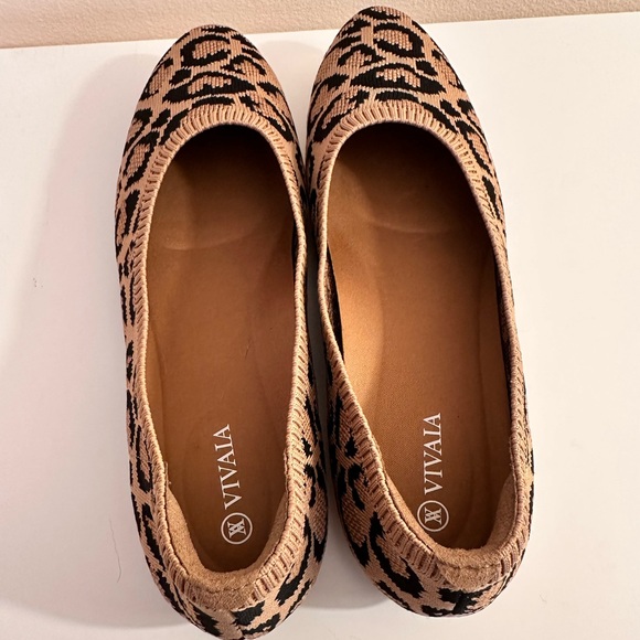Vivaia Leopard Print Flats - Picture 2 of 4